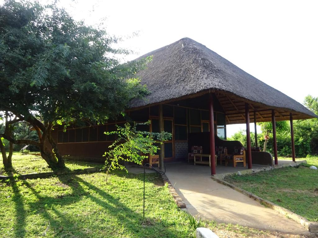 4 Days Murchison Falls Safari - Red Chilli Rest Camp