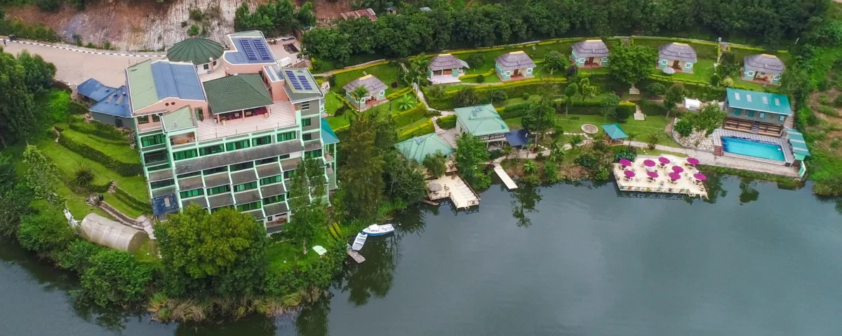 Bunyonyi Safaris Resort
