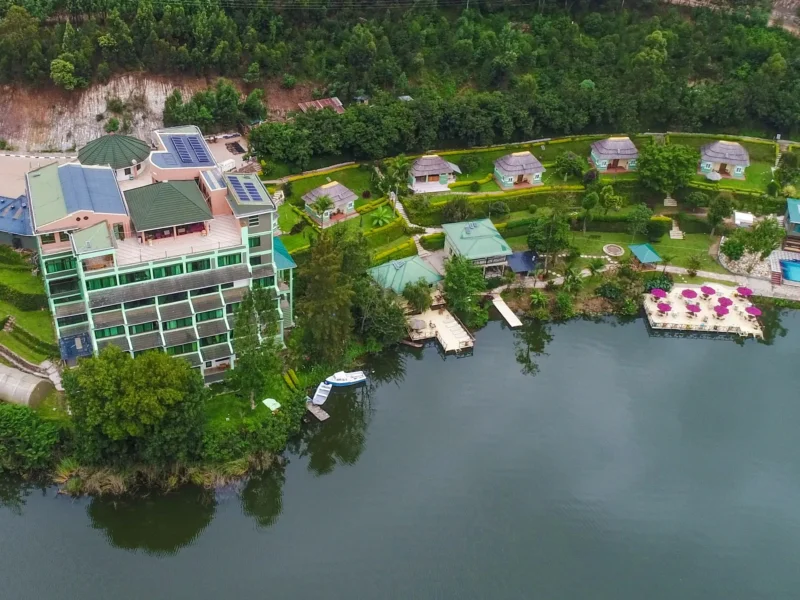 Bunyonyi Safaris Resort