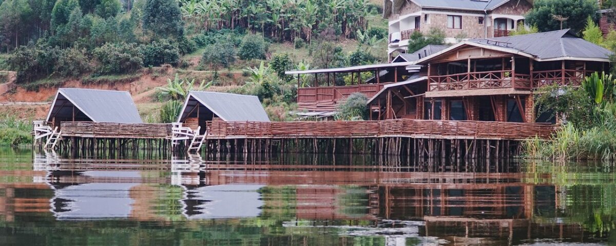 Lake Bunyonyi Rock Resort