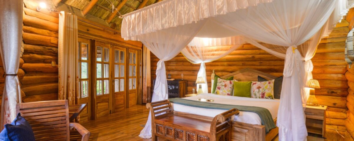 Trackers Safari Lodge