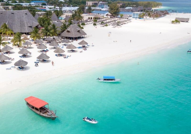 What Are the Best Kenya Safari Holidays for Luxury Travelers?