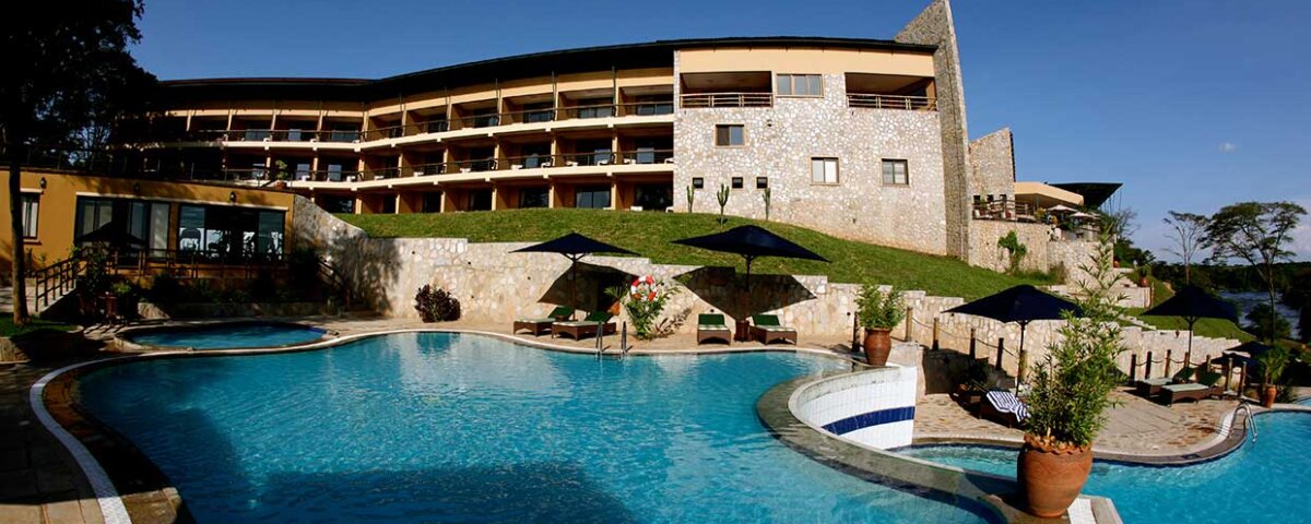 What are the best safari camps in Uganda