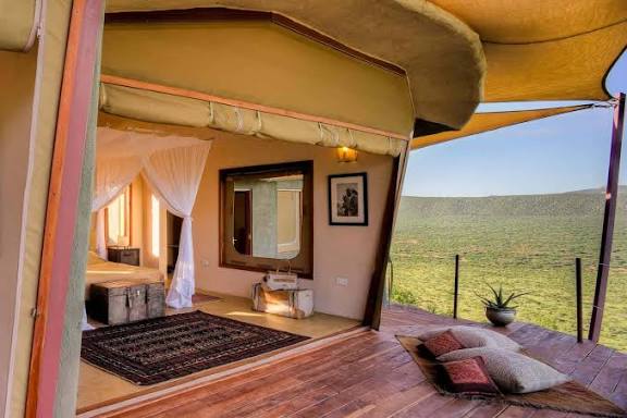 What are the best safari lodges in Samburu?