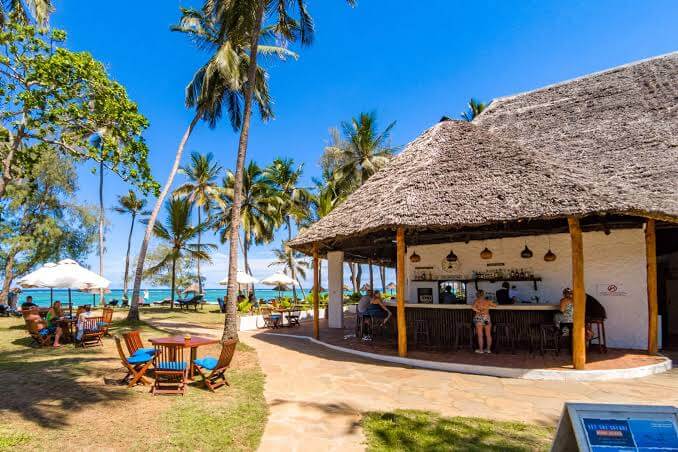 What are the best safari tours from Diani Beach?