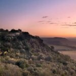 Which Kenya parks have luxury lodges?